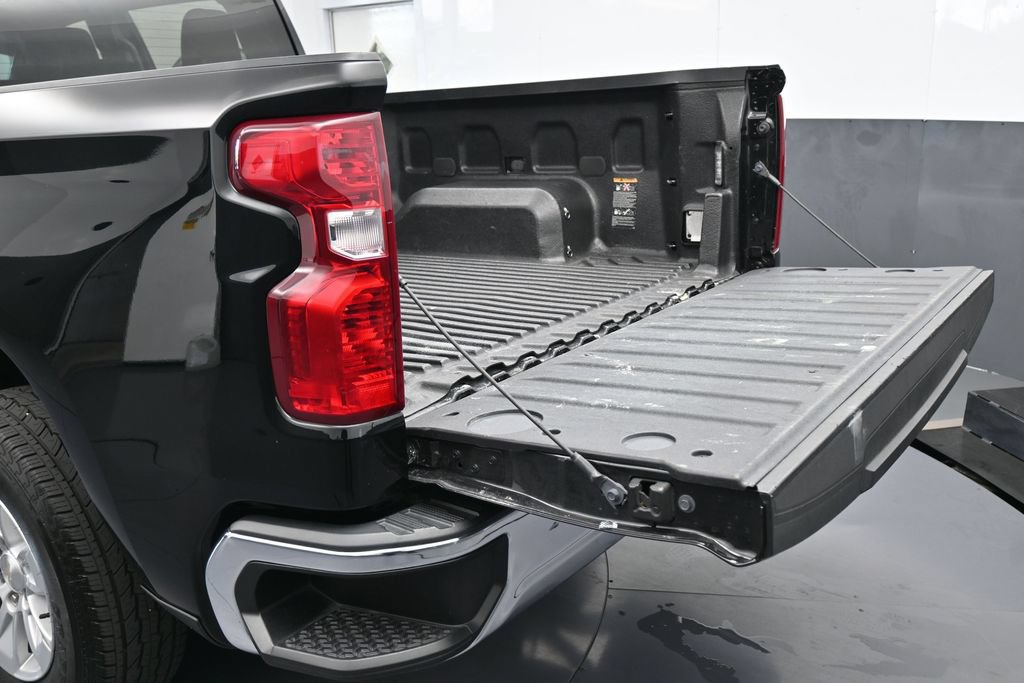 Used 2024 Chevrolet Silverado 1500 LT RWD image 43