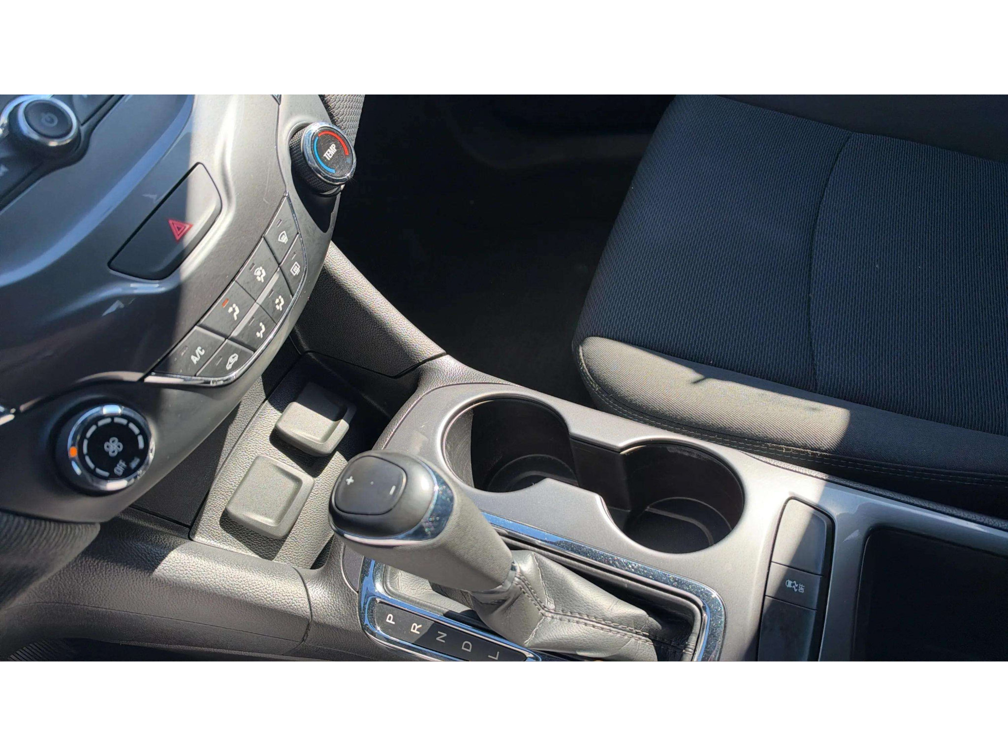 Used 2018 Chevrolet Cruze LT w/ RS Package FWD image 17
