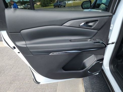 New 2026 Chevrolet Traverse High Country w/ LPO, Floor Liner Package image 14