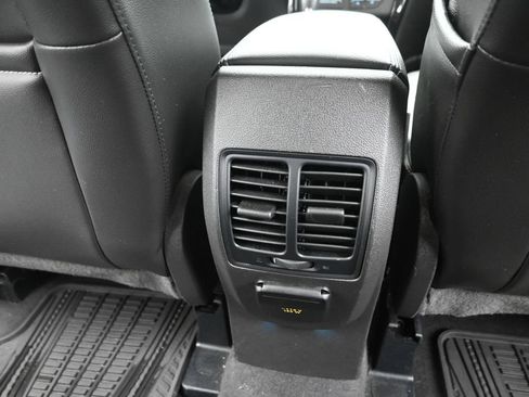 Used 2017 Ford Escape Titanium FWD image 12