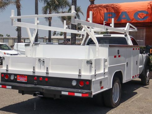 Used 2016 Ford F550 2WD Regular Cab Super Duty image 9