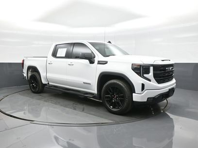 Used 2022 GMC Sierra 1500 Elevation w/ LPO, Elevation Black Package