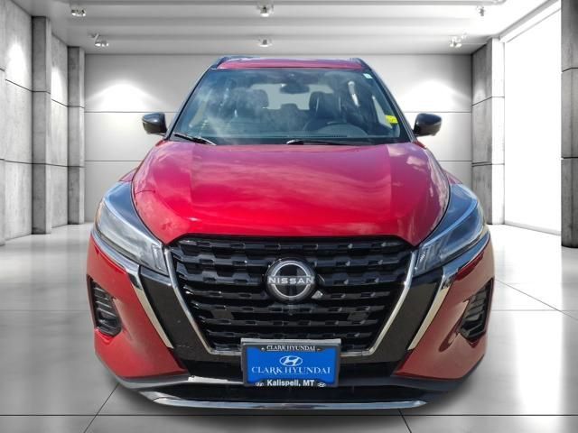 Used 2023 Nissan Kicks SR w/ SR Premium Package FWD image 2