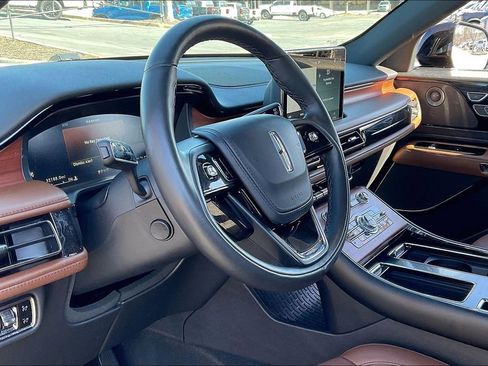 Certified 2024 Lincoln Aviator Reserve w/ Equipment Group 201A image 14