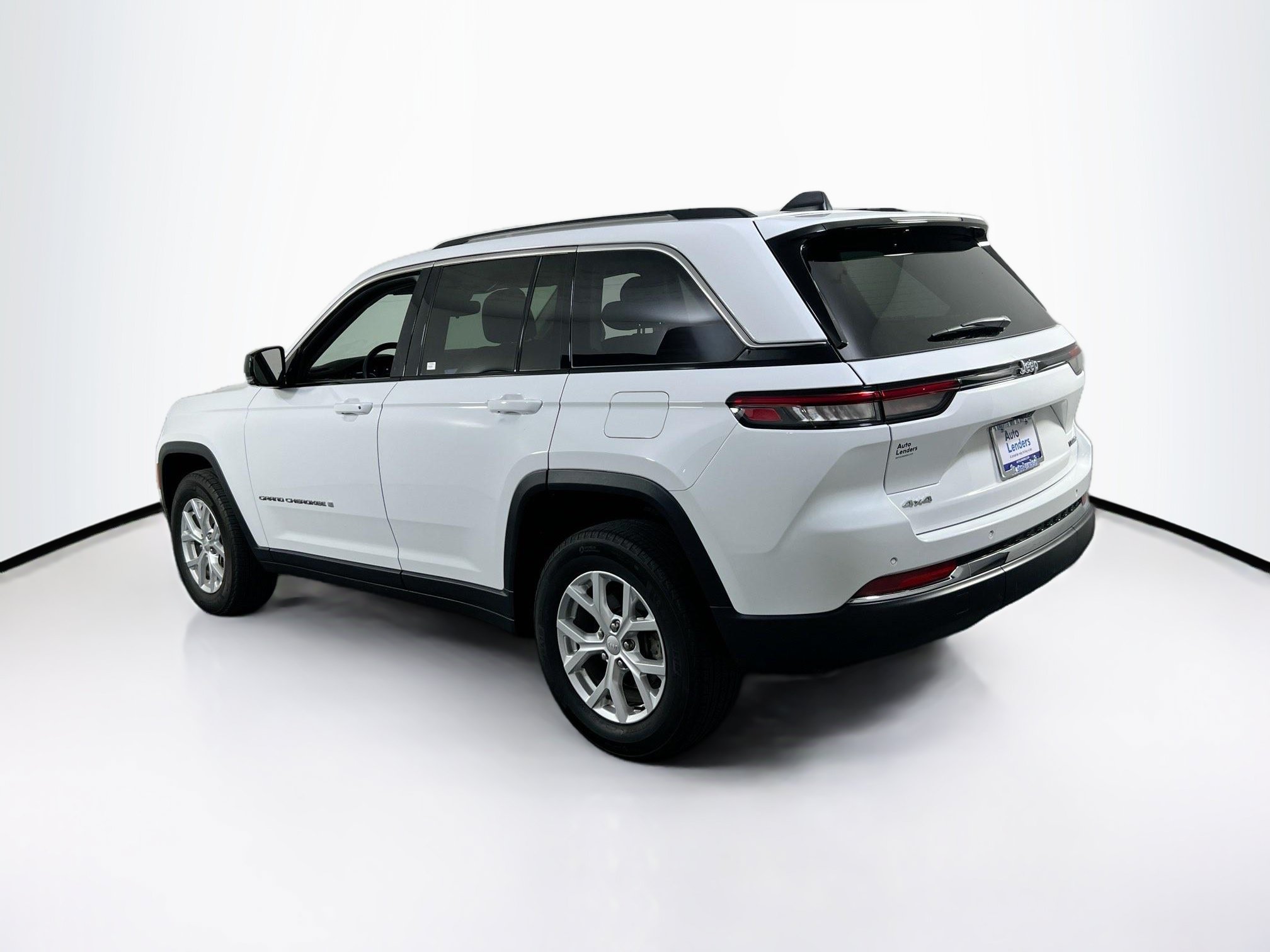 Used 2023 Jeep Grand Cherokee Limited AWD/4WD image 7