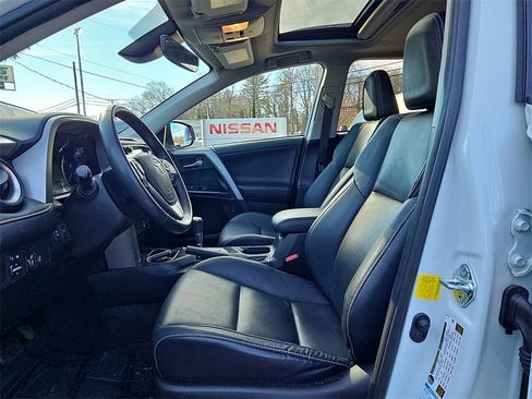 Used 2017 Toyota RAV4 Limited image 17