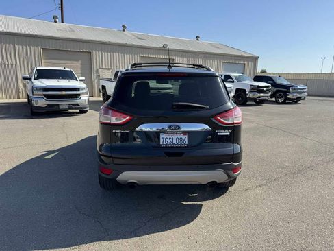 Used 2014 Ford Escape Titanium w/ Equipment Group 401A FWD image 10