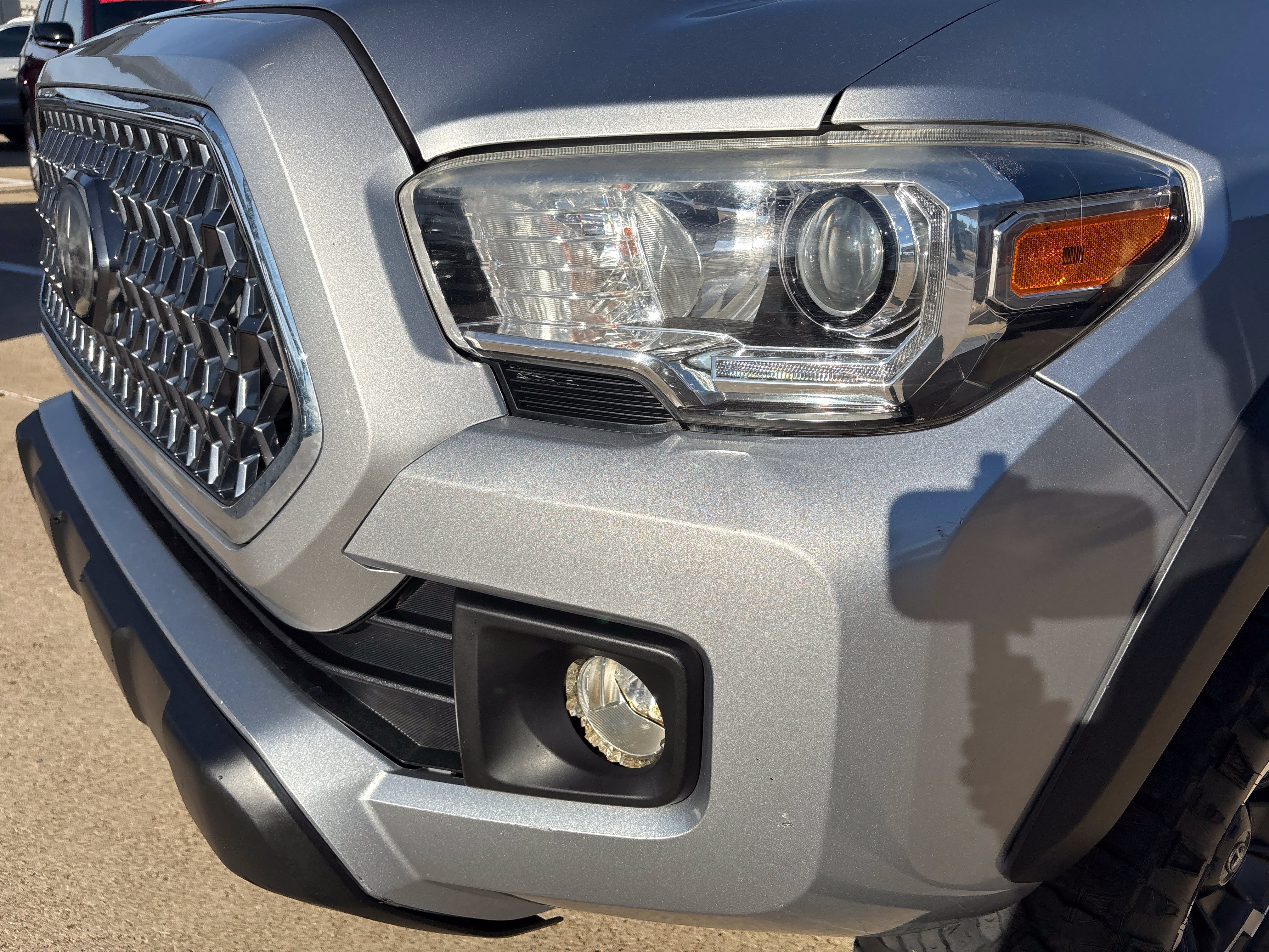Used 2019 Toyota Tacoma TRD Off-Road w/ Technology Package AWD/4WD image 4