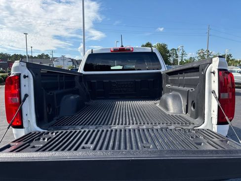 Used 2022 Chevrolet Colorado LT w/ Fleet Safety Package RWD image 19