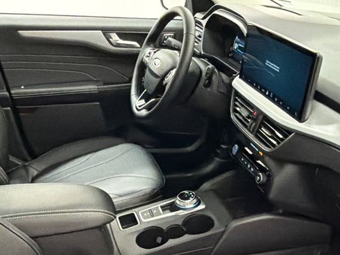 New 2026 Ford Escape Base w/ PHEV Premium Package image 10