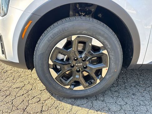 New 2026 Kia Sorento S image 9