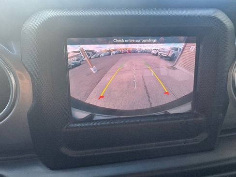 Used 2021 Jeep Wrangler Unlimited Sahara w/ Dual Top Group image 23