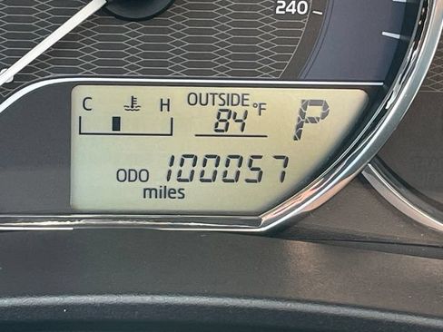 Used 2014 Toyota Corolla LE FWD image 12