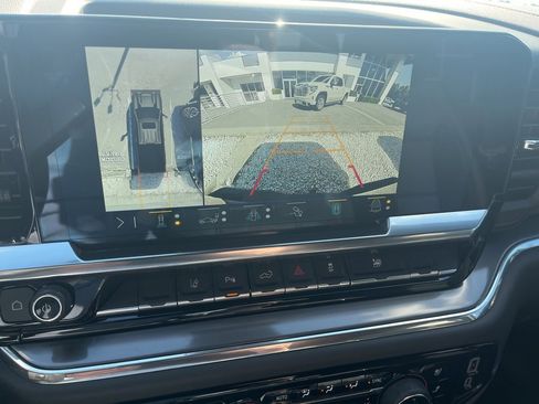 Used 2024 Chevrolet Silverado 2500 High Country image 17