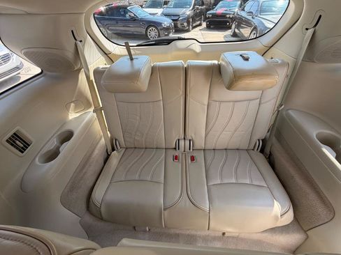 Used 2013 INFINITI JX35 FWD w/ Premium Pkg image 16
