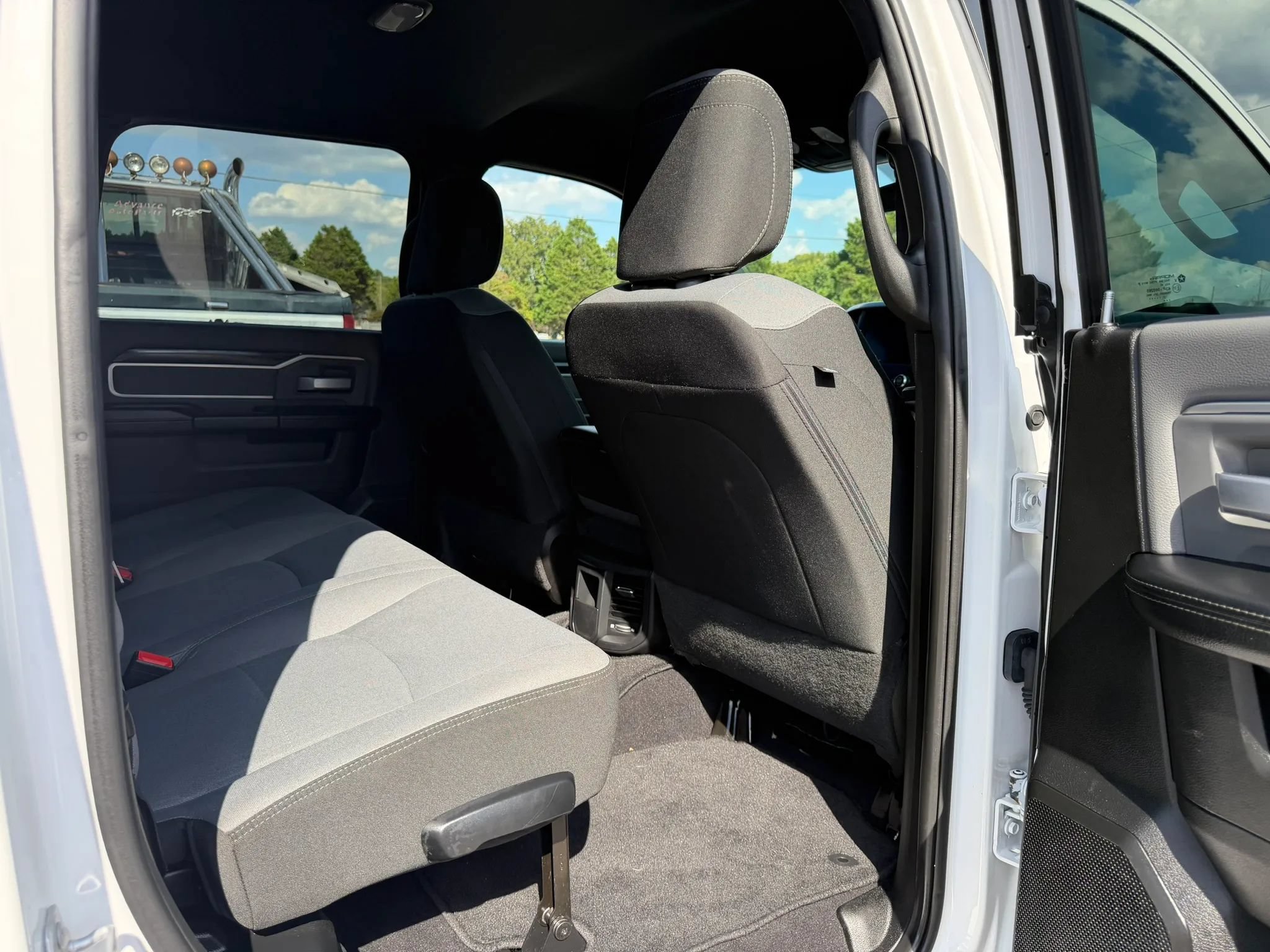 Used 2022 RAM 2500 Big Horn AWD/4WD image 23