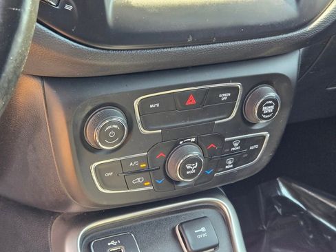 Used 2020 Jeep Compass Latitude w/ Cold Weather Group image 25