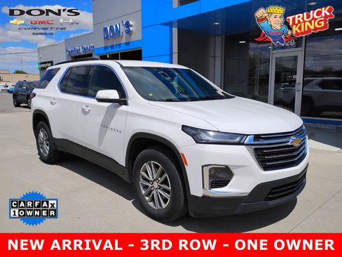 Used 2023 Chevrolet Traverse LT FWD image 1