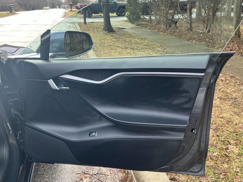Used 2019 Tesla Model S Performance AWD/4WD image 30