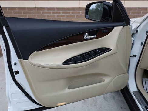 Used 2017 INFINITI QX50 AWD w/ Premium Plus Package image 12