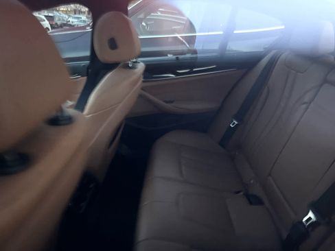 Used 2018 BMW 540i xDrive w/ M Sport Package image 9