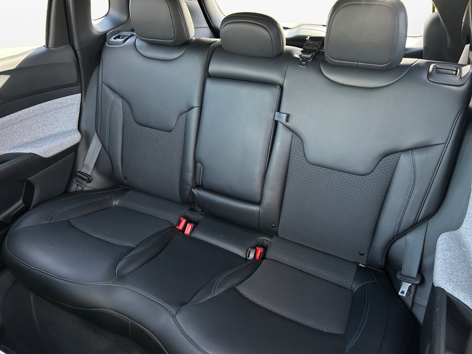 Used 2023 Jeep Compass Latitude w/ Convenience Group AWD/4WD image 15