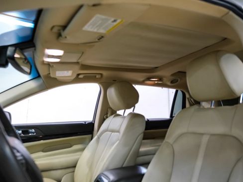 Used 2019 Lincoln MKT AWD image 32
