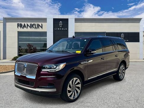 Used 2024 Lincoln Navigator L Reserve AWD/4WD image 3