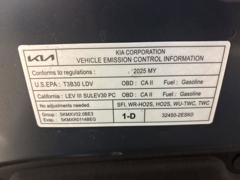 Used 2025 Kia Soul LX FWD image 35