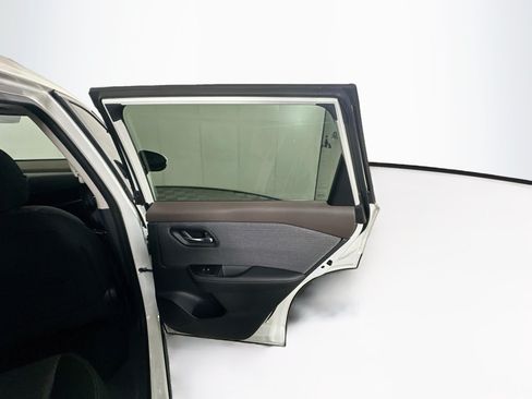 Used 2023 Nissan Rogue SV FWD image 28