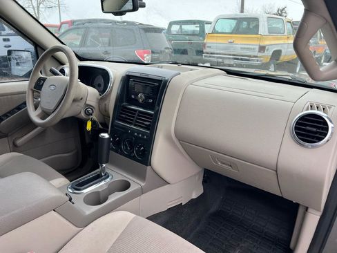 Used 2007 Ford Explorer Sport Trac XLT AWD/4WD image 17