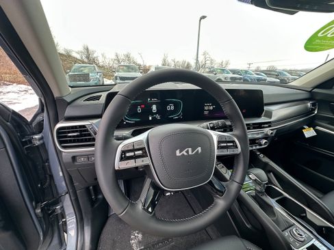 New 2025 Kia Telluride S image 40