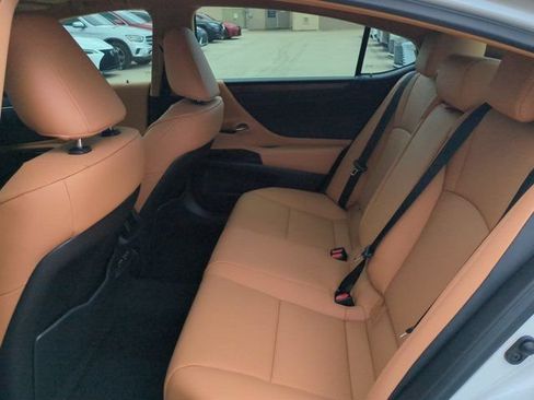 Certified 2025 Lexus ES 350 w/ Premium Package FWD image 12
