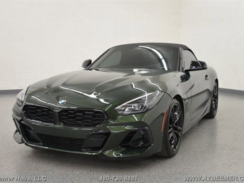 Used 2025 BMW Z4 M40i w/ Edition image 2