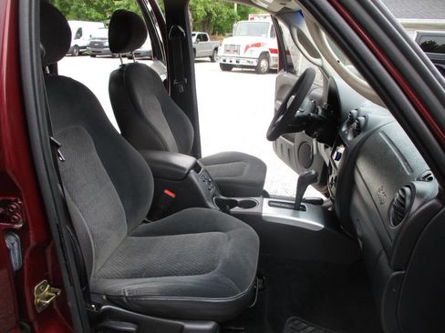 Used 2002 Jeep Liberty Limited AWD/4WD image 14