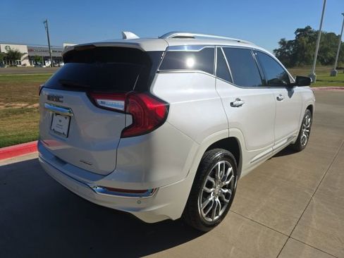 Used 2023 GMC Terrain Denali image 5