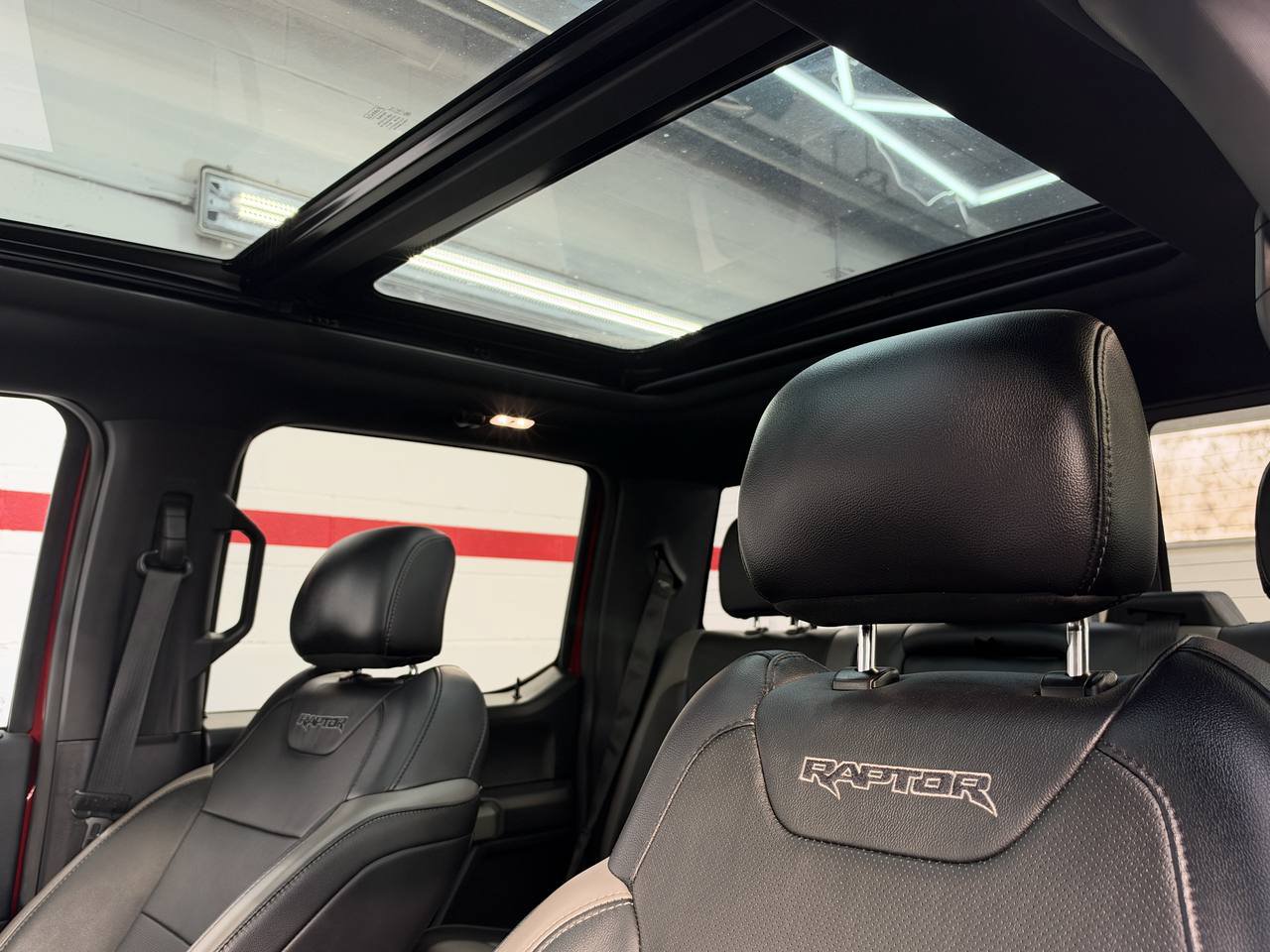 Used 2017 Ford F150 Raptor w/ Equipment Group 802A Luxury AWD/4WD image 26