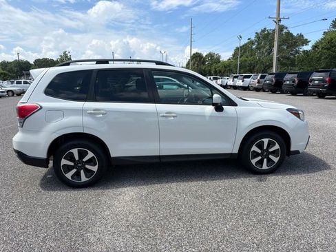 Used 2018 Subaru Forester 2.5i Premium AWD/4WD image 4