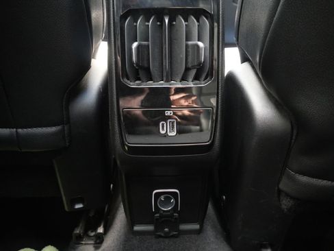 Used 2025 Jeep Compass Latitude w/ Sun & Sound Group AWD/4WD image 26