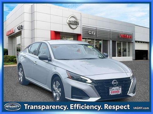 Certified 2025 Nissan Altima 2.5 S image 1