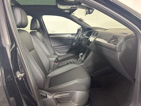 Certified 2023 Volkswagen Tiguan SE R-Line image 4
