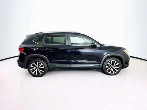 Used 2024 Volkswagen Taos SE image 10