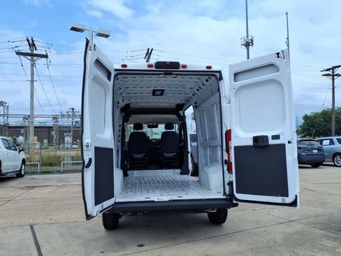 Used 2024 RAM ProMaster 2500 w/ Convenience Group FWD image 18