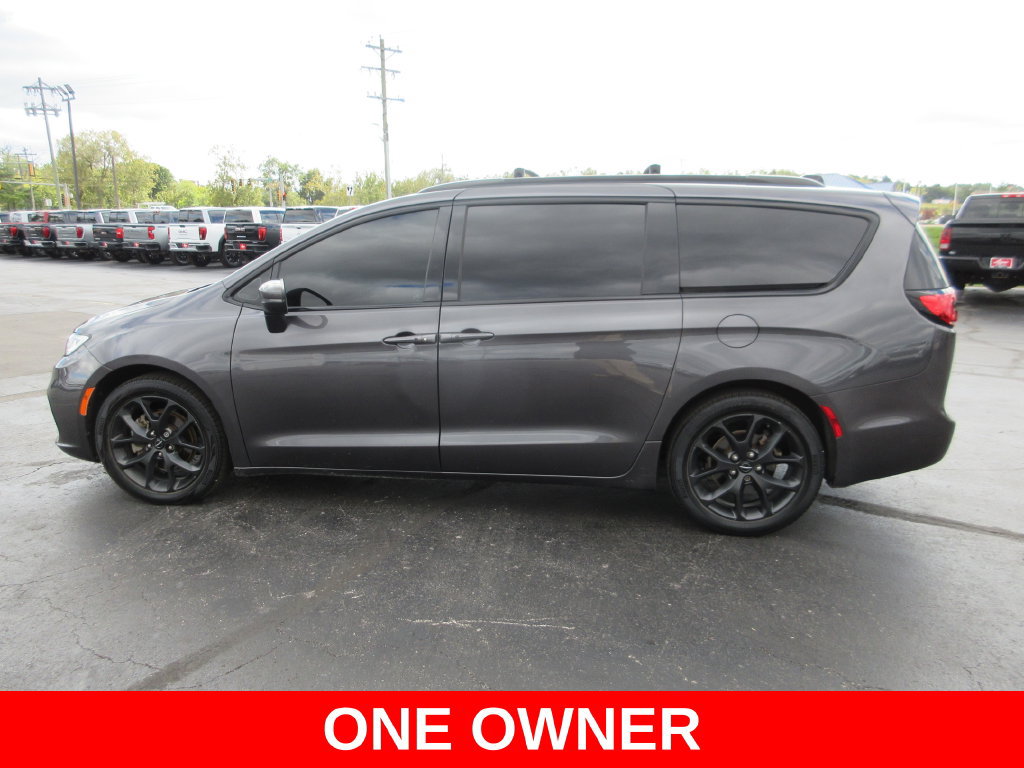Used 2023 Chrysler Pacifica Touring-L w/ S Appearance Package FWD image 10