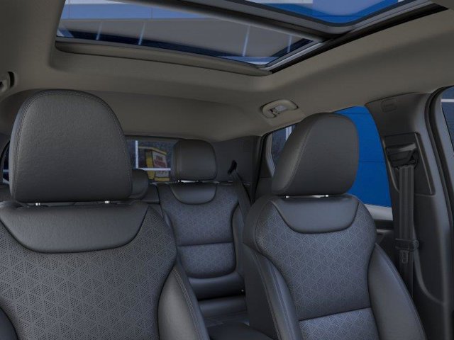 New 2027 Chevrolet Bolt LT w/ Dual Panel Sunroof Package FWD image 26