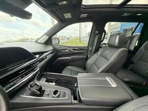 Used 2023 Cadillac Escalade V AWD/4WD image 11