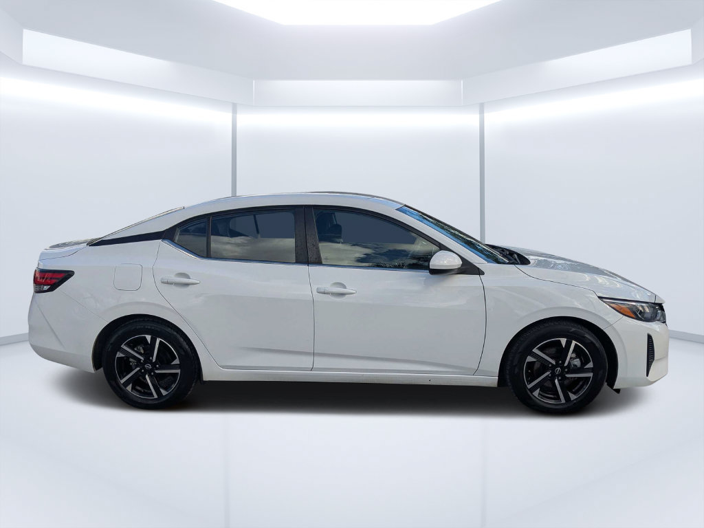 Used 2024 Nissan Sentra SV FWD image 2