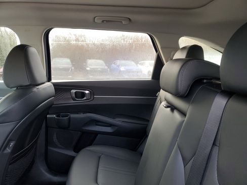 New 2026 Kia Sorento S image 10