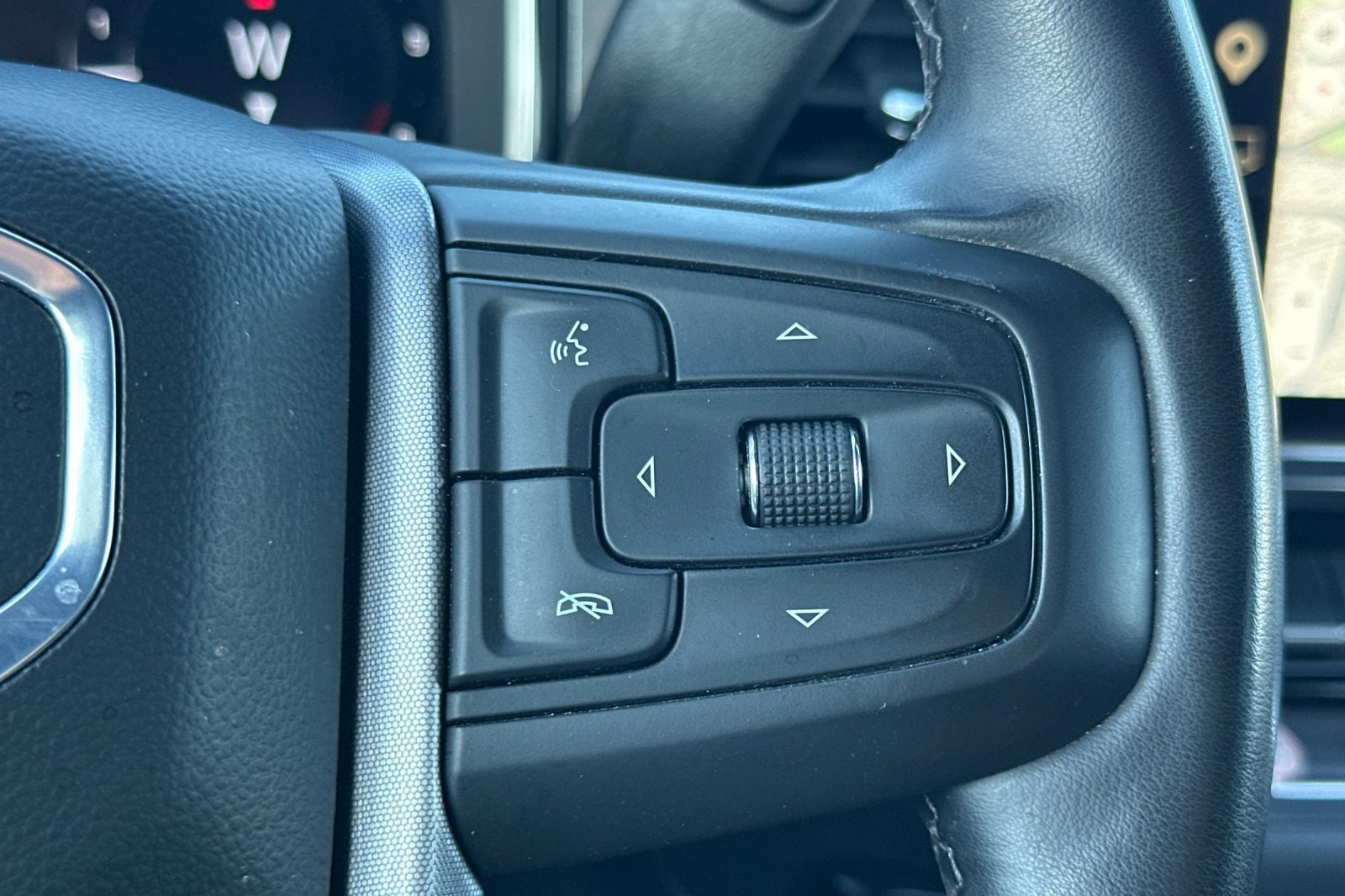 Used 2025 GMC Sierra 1500 SLT AWD/4WD image 36