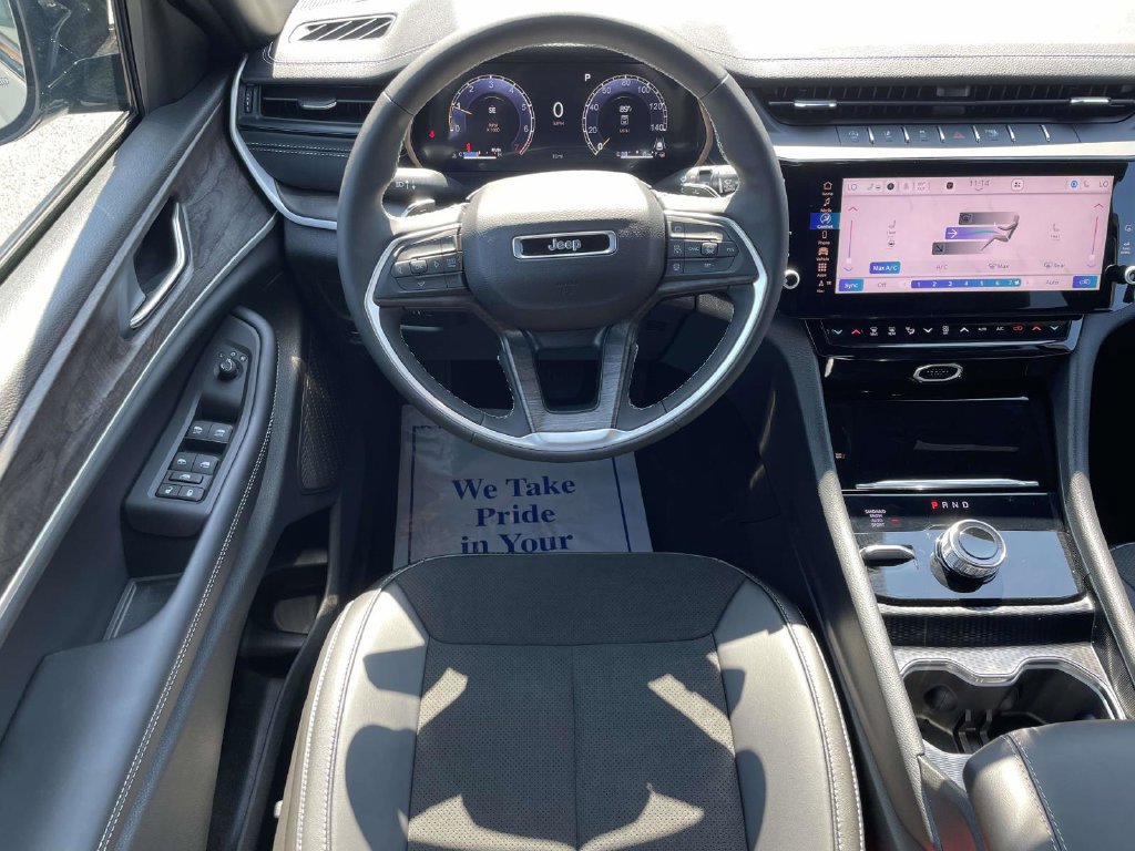 New 2027 Jeep Grand Cherokee Altitude AWD/4WD image 22